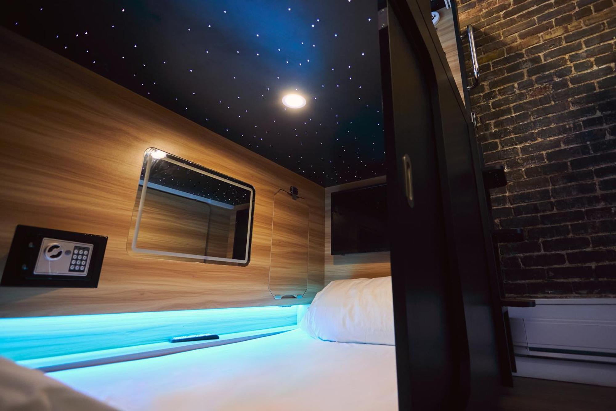 Pod Hotel Montreal Exterior photo